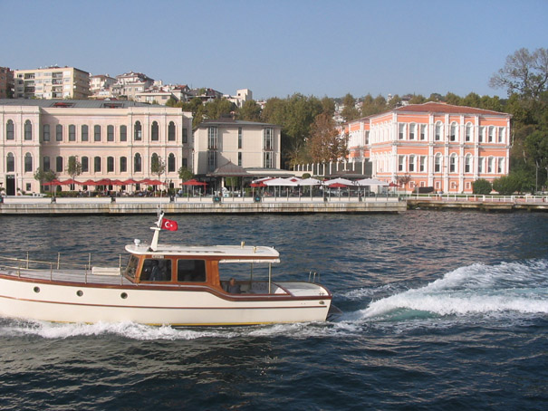 Brodovi, camci i tankeri u Istanbulu (Turska) 04 A.jpg